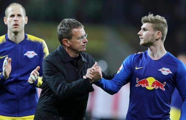 官方：诺丁汉森林签下博洛尼亚前锋恩多耶，据悉转会费4200万欧（诺丁汉森林官宣从博洛尼亚引进前锋恩多耶，转会费约4200万欧元）