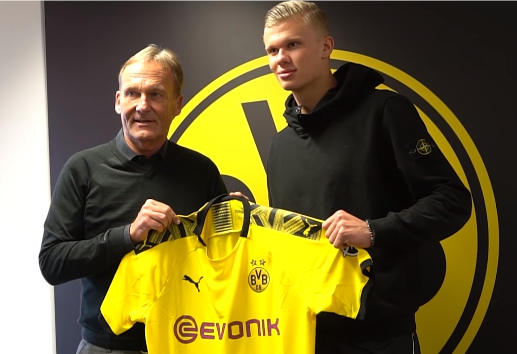 孔萨：凯恩给球队设立标准，那自然而然会激励我们（孔萨：凯恩树立球队标杆，激励着我们）