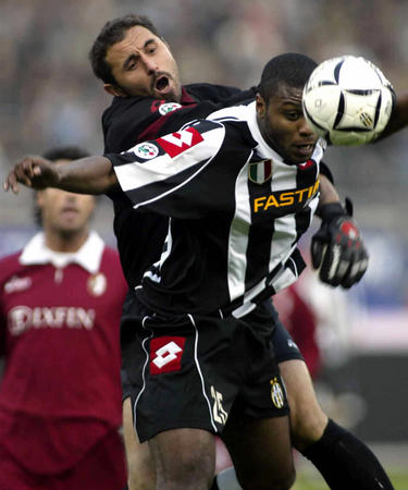 早报：悲欢并不相通（晨间速递：悲喜各自安）