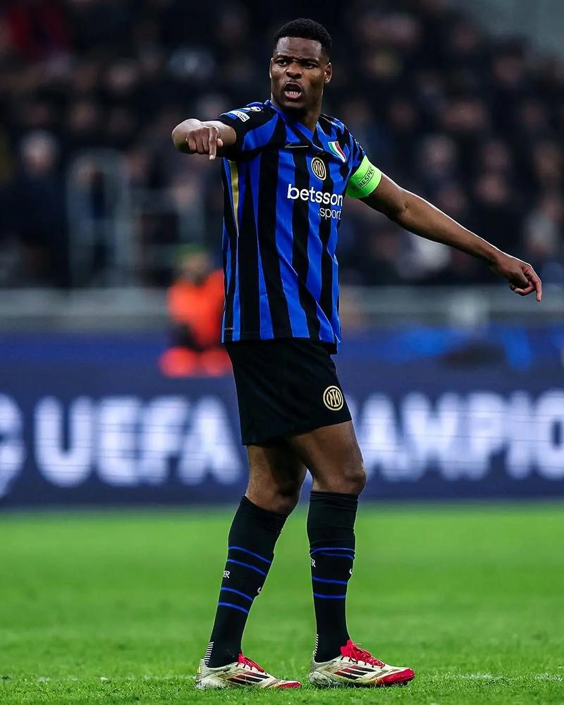 NBA交易市场动态：快船完成外援签约,