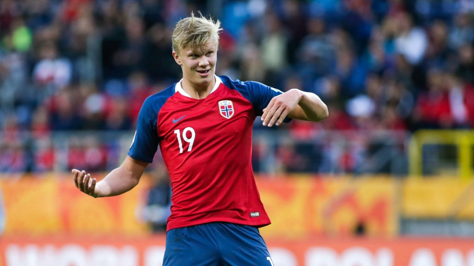 意媒：AC米兰将和罗马在冬窗争夺齐尔克泽（意媒：AC米兰与罗马冬窗竞夺齐尔克泽）