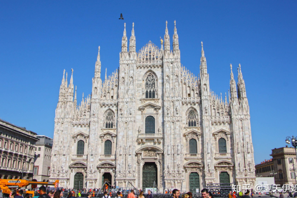 复盘曼联1-1西汉姆：阿莫林“反向换人”导致丢分，B费射门离谱（曼联1-1西汉姆复盘：阿莫林逆向换人致失分，B费射门离谱）