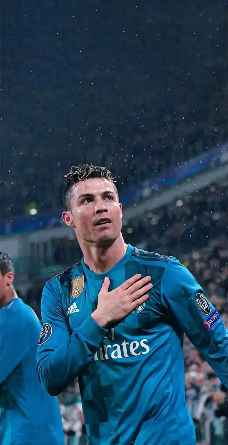 德甲半场：安塞尔米诺建功，多特蒙德暂1-0勒沃库森（半场战报：安塞尔米诺破门，多特蒙德暂以1-0领先勒沃库森）