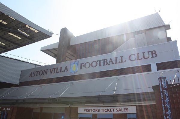 斯基拉：德罗西愿执教热那亚，热那亚在等瓦诺利的最终答复（斯基拉：德罗西愿接手热那亚，俱乐部正等待瓦诺利最终决定）