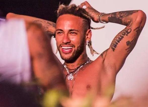 塞尔塔主帅称阿隆索是皇马最佳教练人选（塞尔塔主帅：阿隆索是皇马帅位最佳人选）