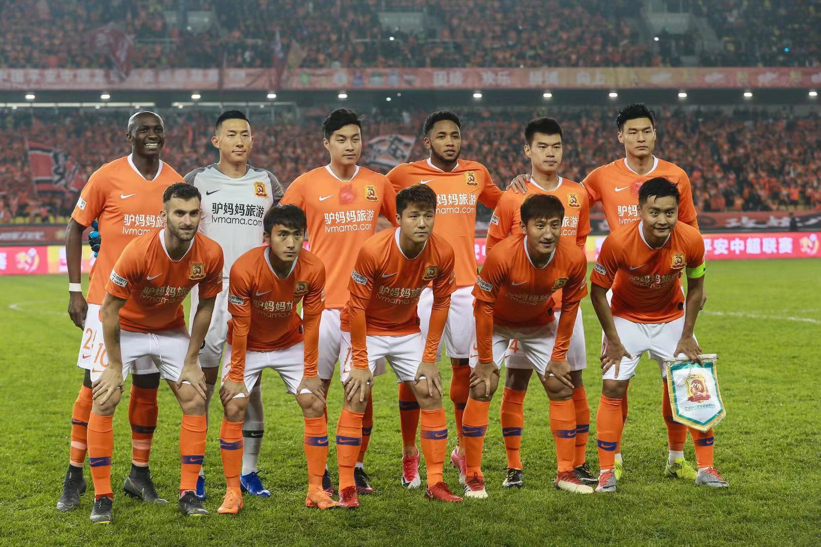 鹈鹕将围绕费尔斯、奎因重建，愿听取锡安、墨菲与琼斯的报价（鹈鹕重建围绕费尔斯与奎因，愿听取对锡安、墨菲、琼斯的交易报价）