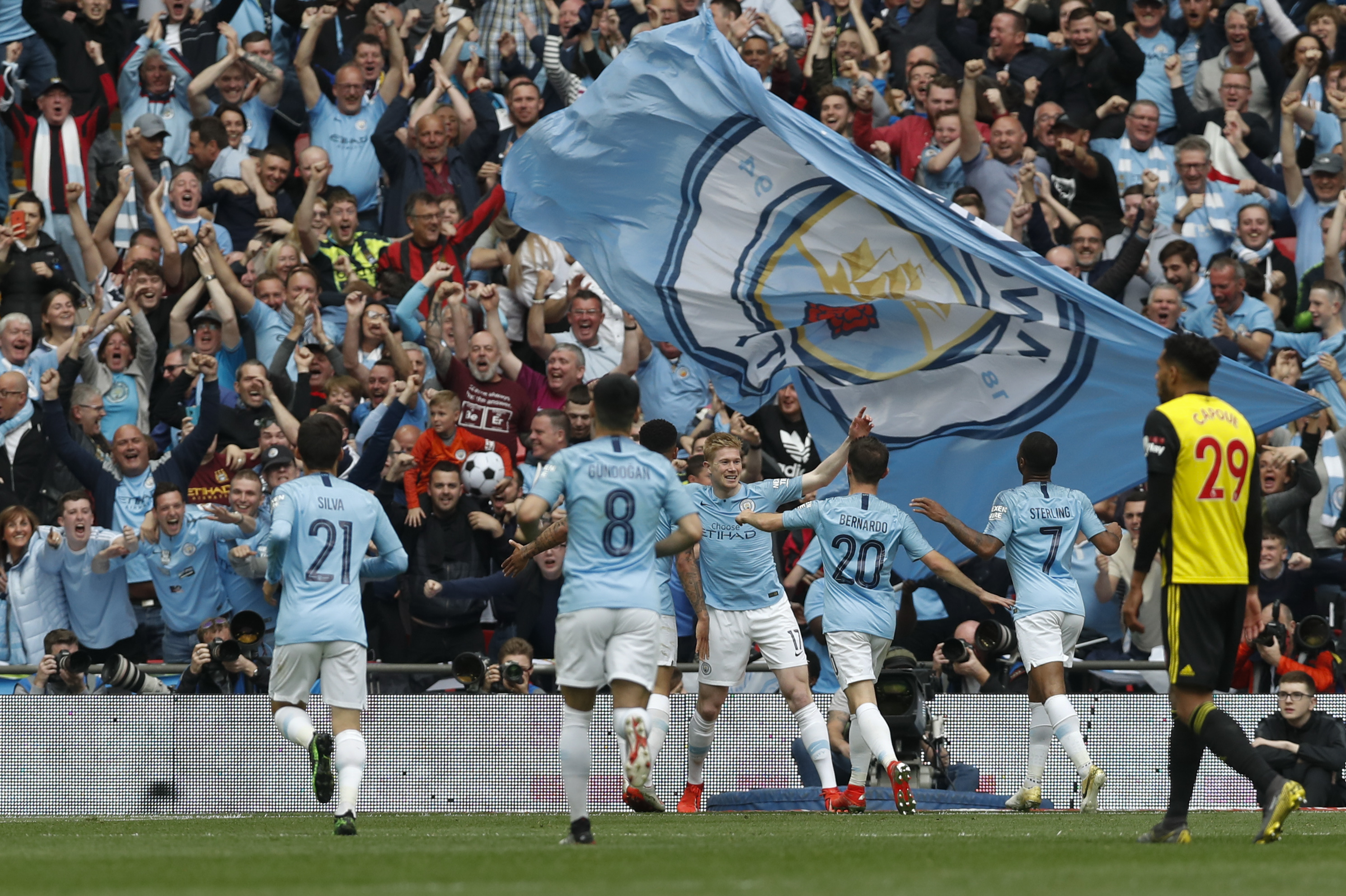 马卡：西甲联盟将于本周五宣布27-28至31-32赛季的转播权归属（马卡：西甲联盟周五公布27-28至31-32赛季转播权归属）