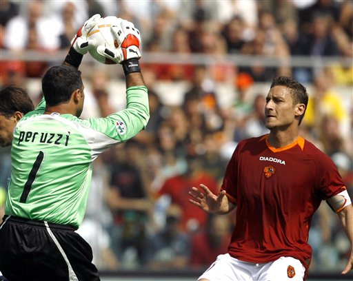 拜仁慕尼黑莱万帽子戏法再创纪录（拜仁莱万戴帽再次刷新纪录）