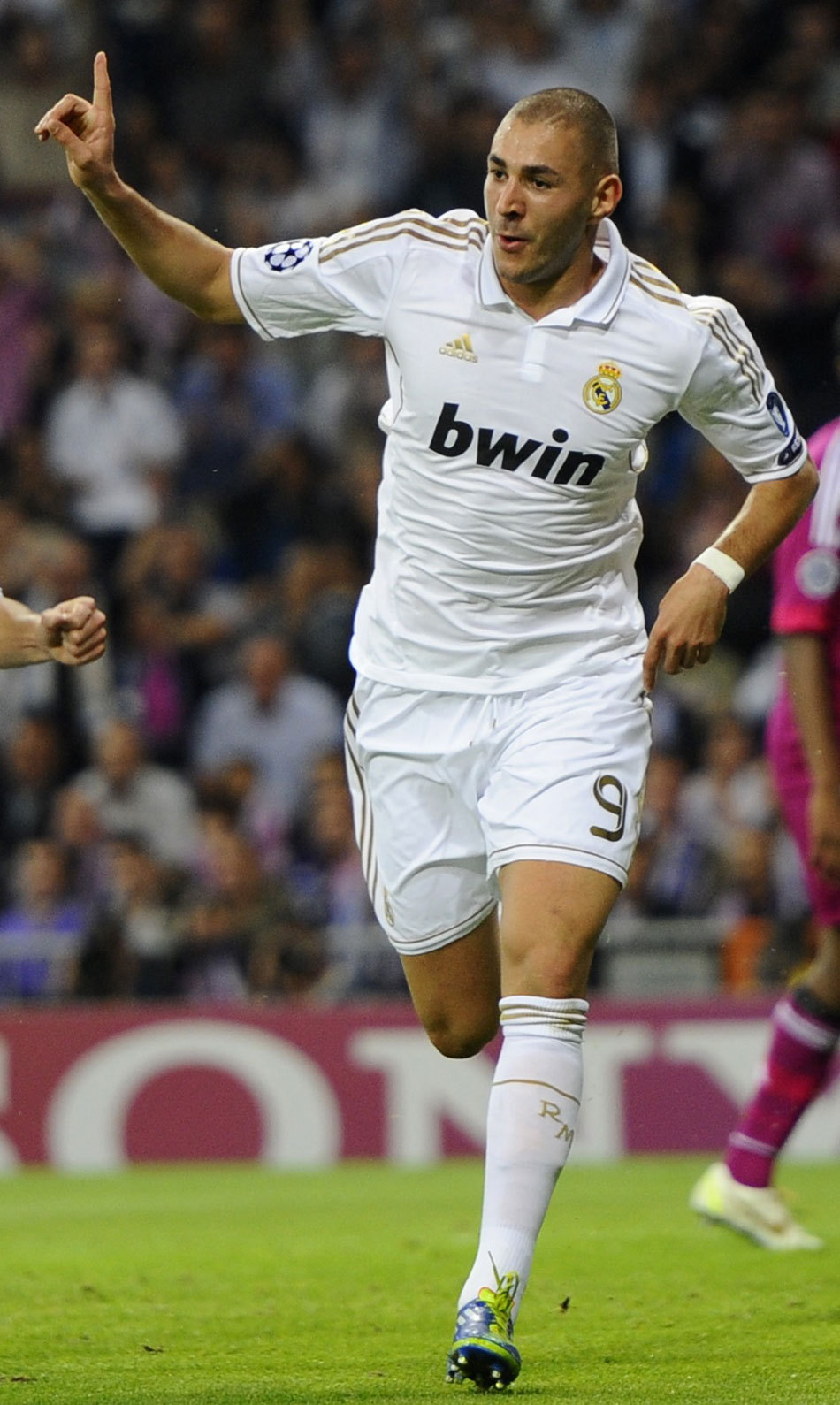 格策：世界杯绝杀阿根廷的那一刻靠的是本能；梅西是我的偶像（格策：世界杯决赛制胜球靠直觉完成，梅西始终是我偶像）