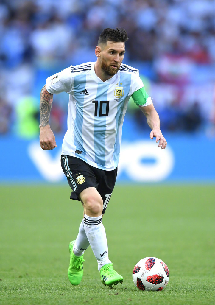 邵佳一谈成为国足主帅：正在家看电脑突然收到700多条信息