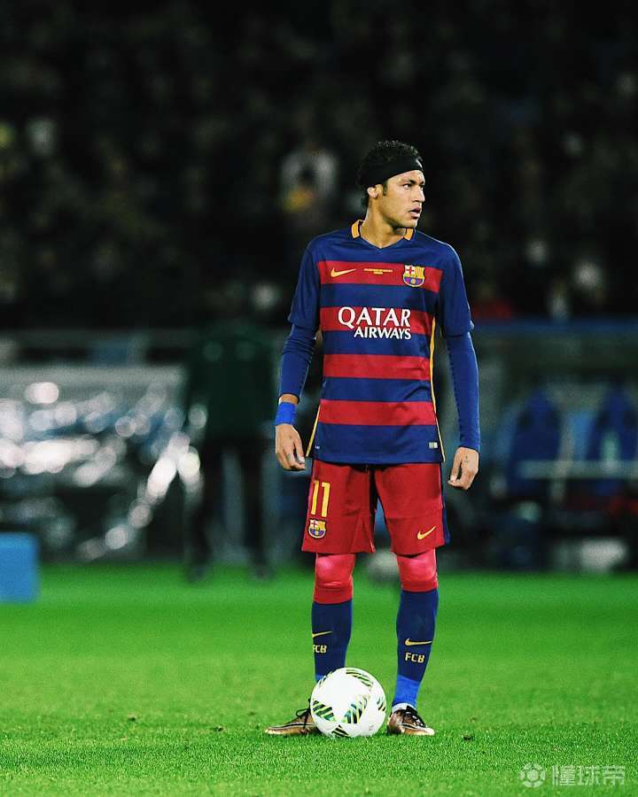 旗下球队乌拉圭第四级别联赛夺冠并升级，梅西、苏牙晒图祝贺（旗下球队夺得乌拉圭第4级别联赛冠军并成功升级，梅西与苏亚雷斯晒照致贺）