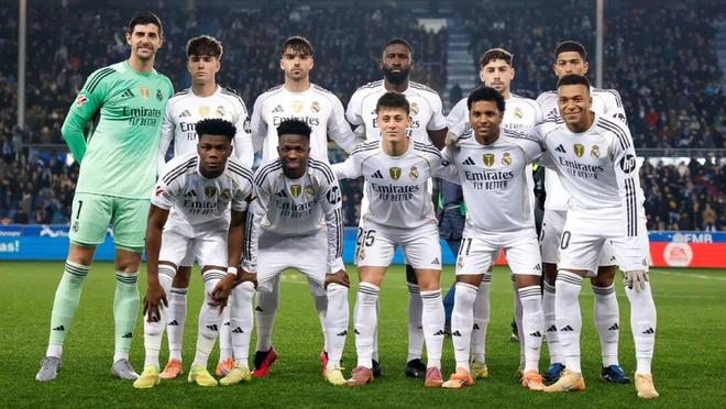 球迷调侃詹姆斯没头发，后者回应：你知道我有，而且多的是（球迷调侃詹皇秃头，詹姆斯回怼：我头发多着呢）