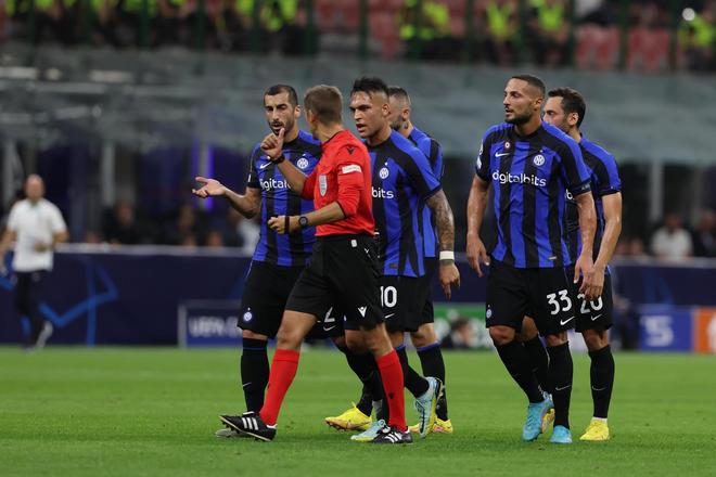 铜梁龙李镇全谈冲超：有这么多人支持我们，为什么不能冲超？（李镇全：有这么多人支持，铜梁龙为何不能冲超？）