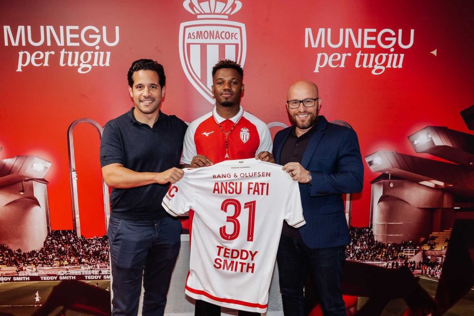 客战梅州建功，英博18岁小将杨铭锐斩获职业生涯首球（客场对阵梅州，18岁小将杨铭锐为英博攻入职业处子球）