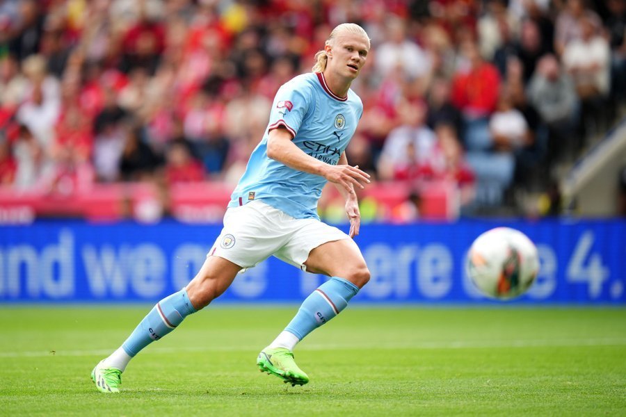 神勇扑点保住胜果，迈尼昂当选米兰vs罗马全场最佳（扑出点球守住胜利，迈尼昂获评米兰战罗马全场最佳）